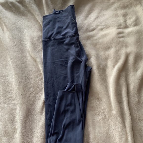 Nike leggings - Picture 2 of 3